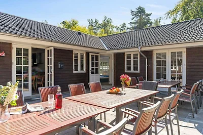 22 Personen Ferienhaus in Frederiksværk