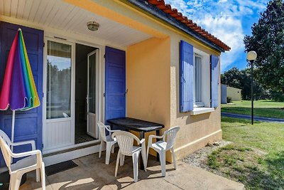 Gîte in un parco vacanze con piscina