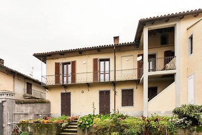 Opvallend Vakantiehuis in Albugnano met...