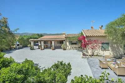 Villa in Pollensa mit Schwimmbecken