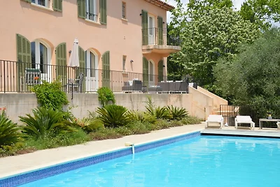 Villa moderna con piscina privata a Cabris