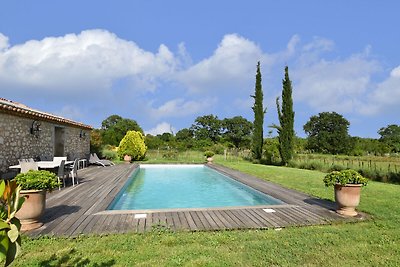 Wunderschönes Bauernhaus mit Pool und Garten