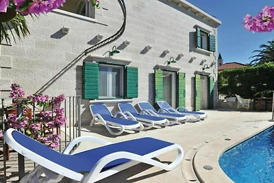 Villa mit 5 Schlafzimmer