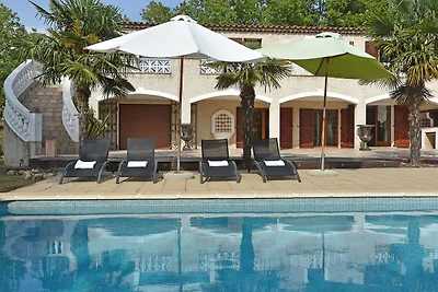 Traumhafte Villa in Saint-Paul-en-Forêt mit...