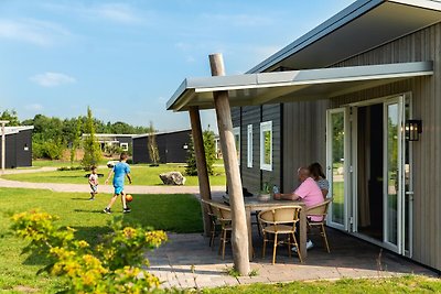 Einladendes Ferienhaus mit Garten