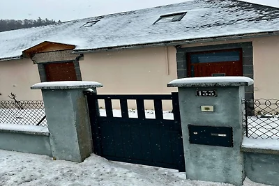 Familienaufenthalt mit Gartenblick für 9...