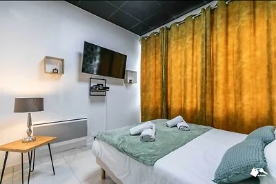 Amplio apartamento de 3 habitaciones y 10 pla...