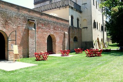 Königsschloss in schöner Landschaft bei Padua...