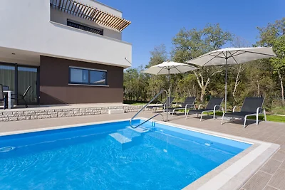 Elegante villa costiera a Cittanova