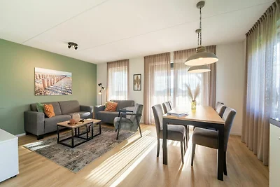 Ferienhaus in Scherpenisse mit Terrasse