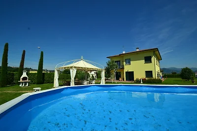 Wunderschönes Ferienhaus in Montecarlo mit...
