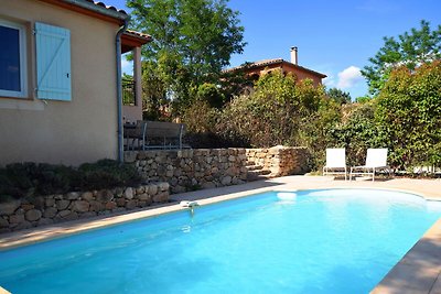 Spaziosa villa con piscina a Joyeuse