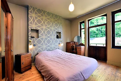 Schönes Landhaus mit Whirlpool in Flobecq