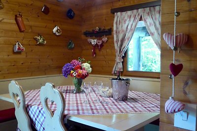 Ruim Chalet in Cutigliano met Zwembad