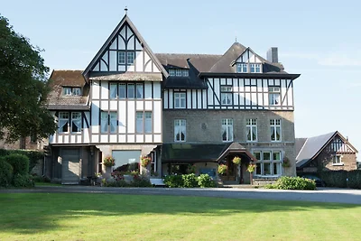 Schönes klassisches Schloss mit privatem Pool