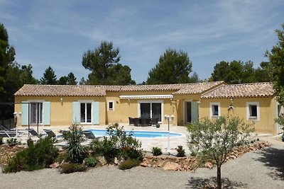 Moderne Villa mit eigenem Pool in Aups...