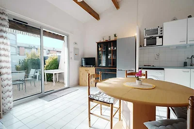 Lichtrijke plek vlakbij de havenpromenade