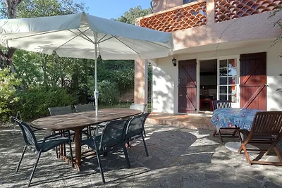 Provenzalisches Ferienhaus mit Terrasse