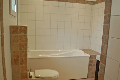 Komfortable Villa mit Jacuzzi
