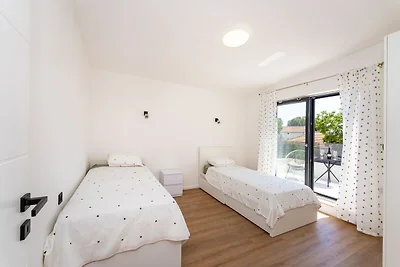 Moderne Familienvilla in Biograd