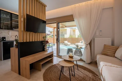 Premium Seaview Suite with Heated Pool and Pr...
