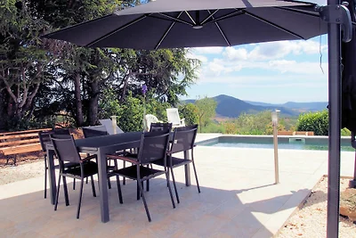 Villa in Berlou mit Swimmingpool