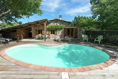 Bella casa vacanze con piscina in Ardèche