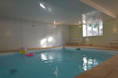 Ruhiges Ferienhaus mit Swimmingpool in Vignol