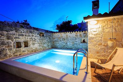 Cosy holiday home in Vrsar with private pool