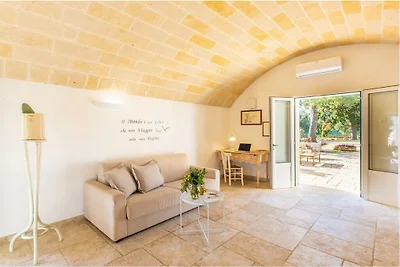 Trullo con piscina per bambini
