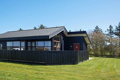 Geräumiges Ferienhaus in Tarm mit Strand in d...