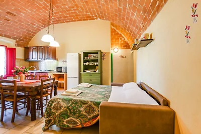 Agriturismo con piscina in comune vicino al...