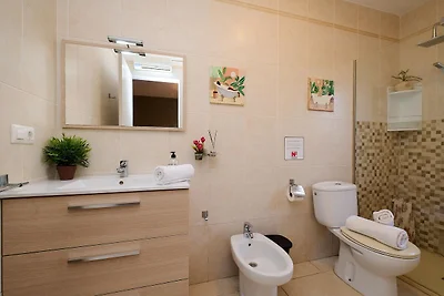 Przestronny wypoczynek w pobliżu wybrzeża...