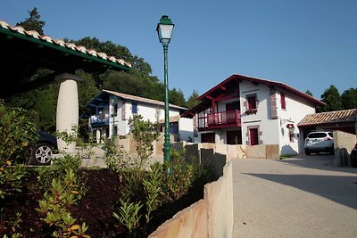 Schöne Villa im baskischen Stil in Meeresnähe