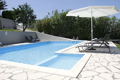 Geräumige Villa auf Korfu nahe dem Meer