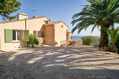 Villa a Les Issambres con piscina