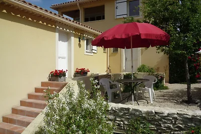 Apartment in Montbrun-Les-Bains mit Garten