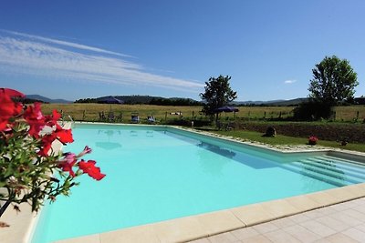 Grazioso agriturismo con piscina in Umbria