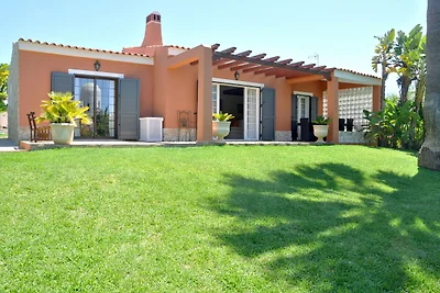 Villa in einer ruhigen Gegend mit privatem Po...