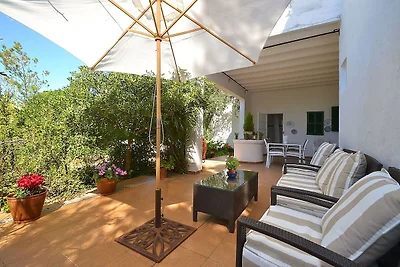 Malerisches Ferienhaus in Arta nahe dem Meer