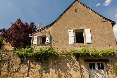 Idyllisches Cottage mit Terrasse in Roziers