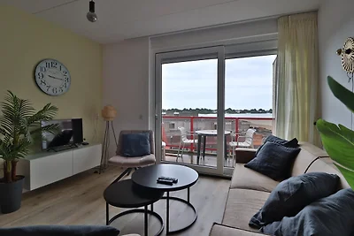 Apartment am Wasser mit Balkon