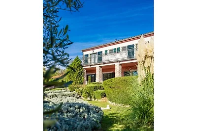 Villa in Pinezici met zwembad
