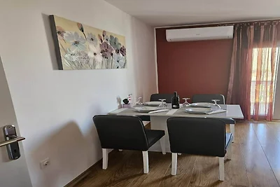 Wohnung in der Küstenstadt Grebastica