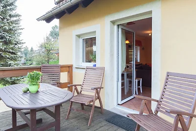 Modernes Ferienhaus mit Garten in Lohsdorf
