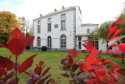 Herrenhaus in Mettet mit Garten