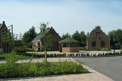 Gemütlich eingerichtetes Haus mit Garten