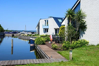 Spaziosa villa a Loosdrecht con terrazza