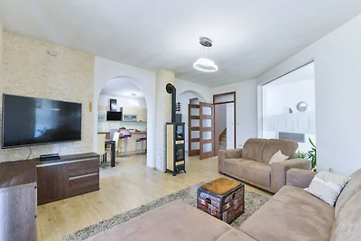 Modernes Ferienhaus in Pristeg mit Pool
