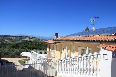 Villa con piscina riscaldata vicino al mare